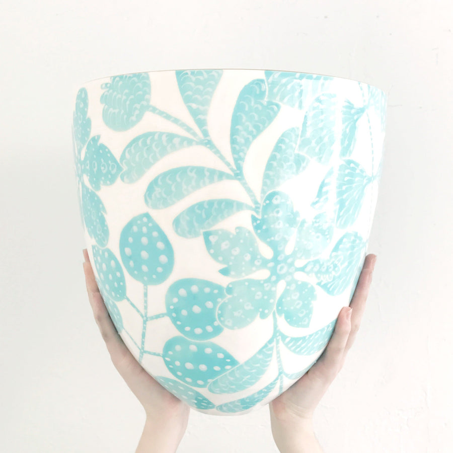 Large Bee Bowl in Bali Toile