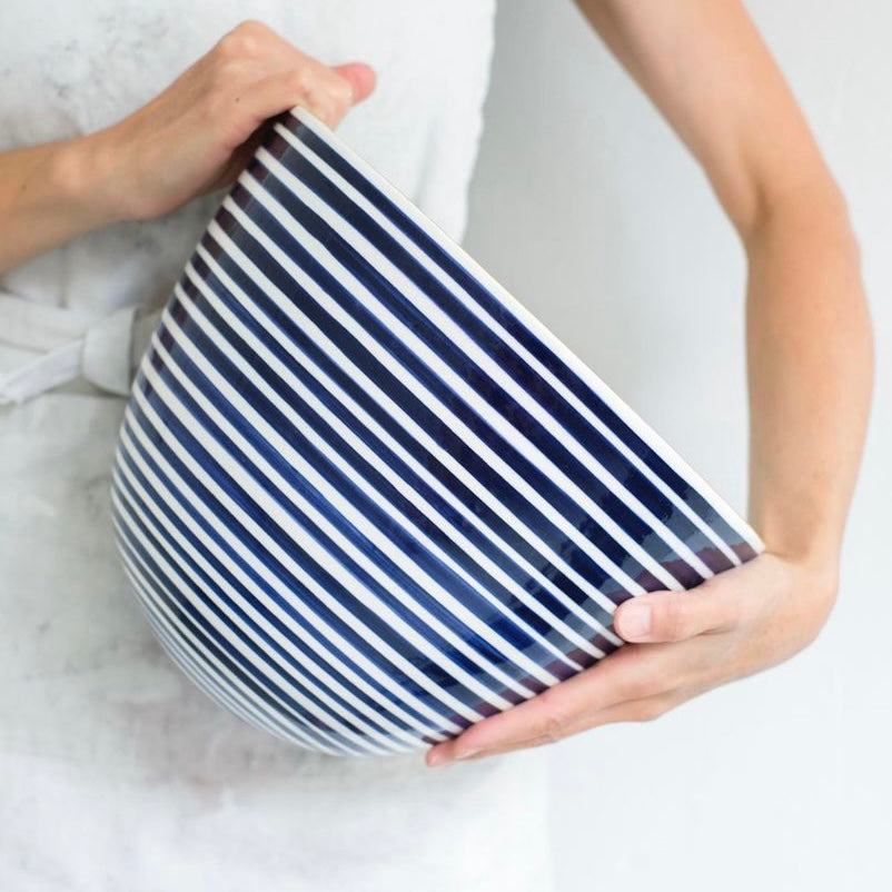 Slinky Stripe Medium Bee Bowl in Delft